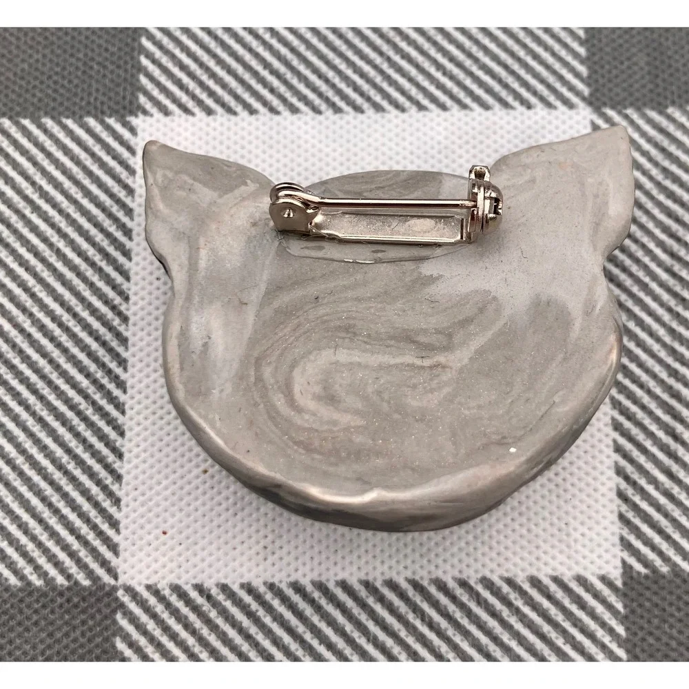 Cat Face Brooch Unisex OS Grey Handmade Painted Clay Grumpy Pin